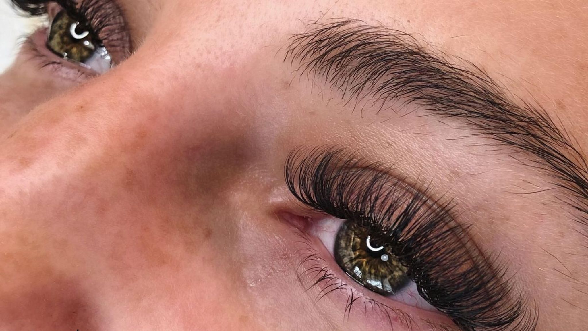 Do Russian Lashes Damage Your Eyelashes? 8 Things to Know 2024 Guide